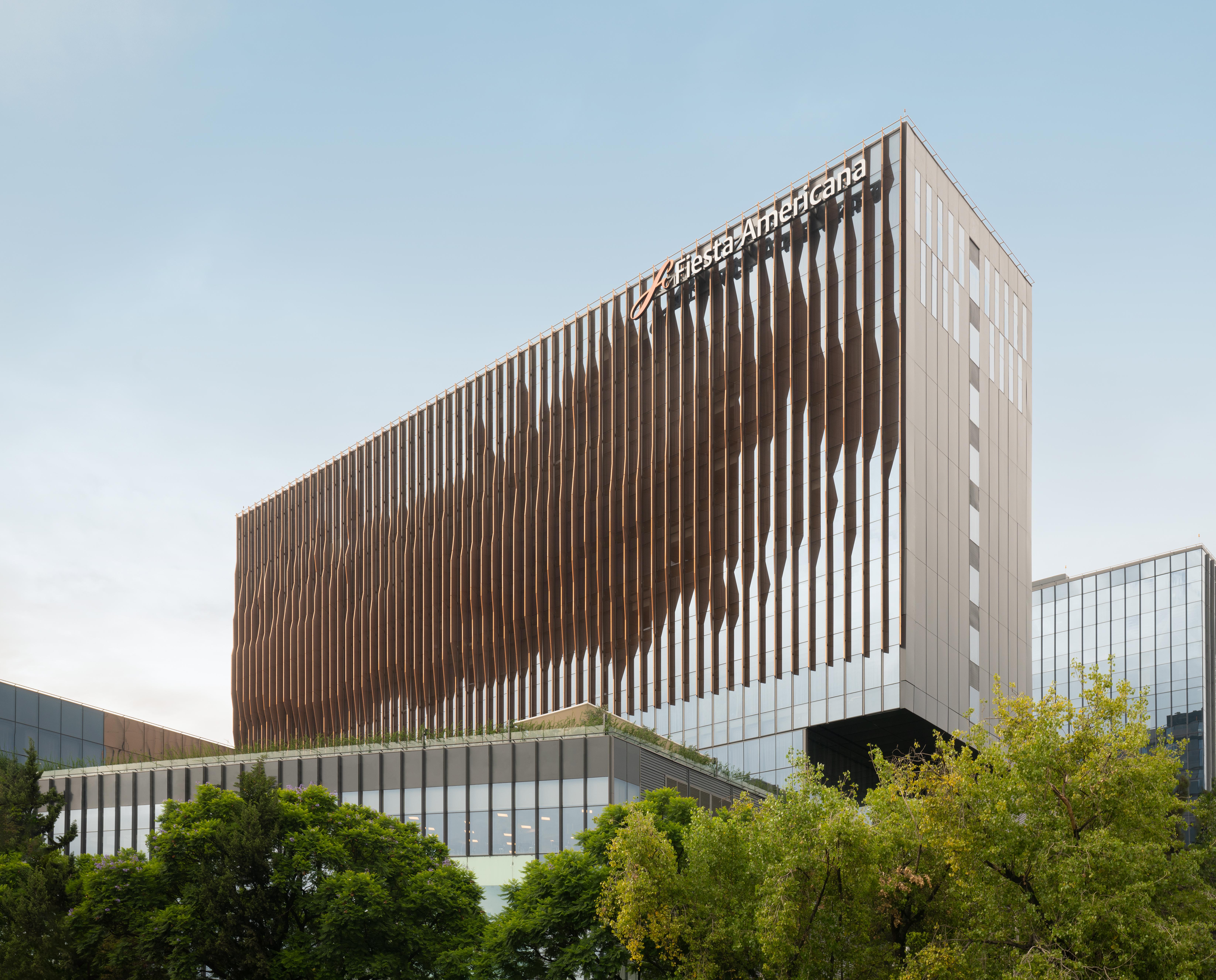 Fiesta Americana Viaducto Aeropuerto Mexico by Eksteriør bilde The new building of the School of Medicine