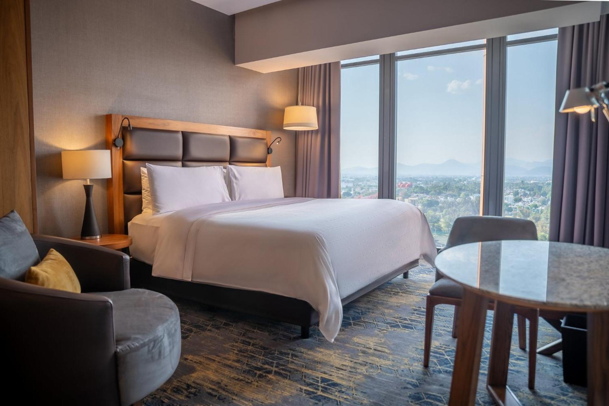 Fiesta Americana Viaducto Aeropuerto Mexico by Eksteriør bilde A guest room at the hotel
